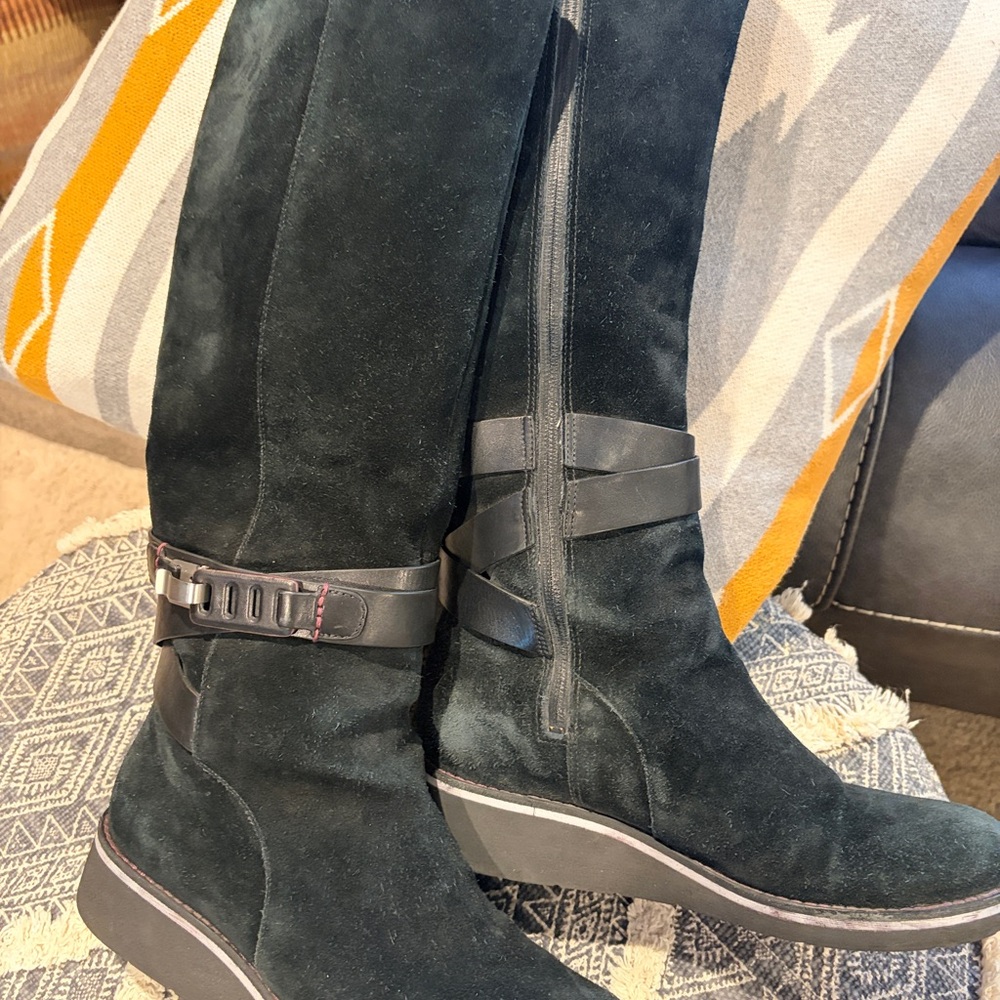 Nike Suede Black Heeled Boots